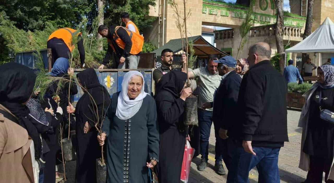 BATMAN’DA ÇEVRE BİLİNCİNİ ARTIRMAYA YÖNELİK MEZARLIKLARDA  "GEÇMİŞE VEFA GELECEĞE NEFES" PROJESİ...