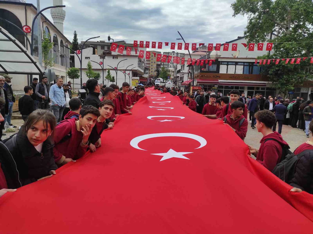BATMAN’IN SASON İLÇESİNDE, 19 MAYIS ATATÜRK’Ü ANMA, GENÇLİK VE SPOR BAYRAMI ETKİNLİKLERİ...