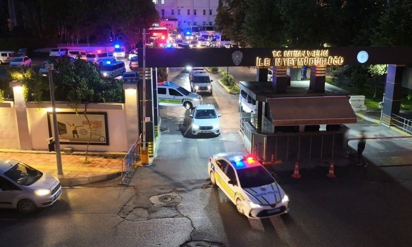 BATMAN MERKEZLİ 17 İLDE YASA DIŞI BAHİS VE SANAL KUMAR SİTELERİNE YÖNELİK DÜZENLENEN OPERASYONDA...