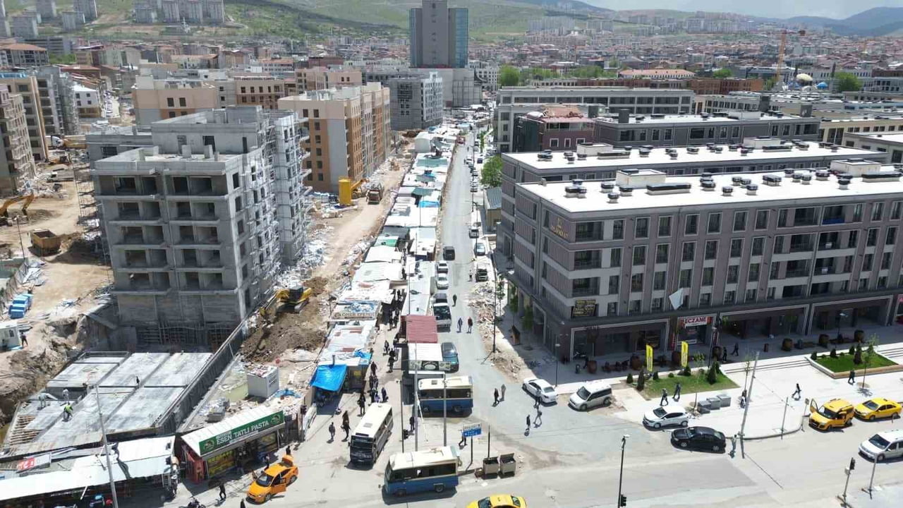BATTALGAZİ BELEDİYESİ’NDEN AKPINAR’DA YAYA TRAFİĞİNE DÜZENLEME