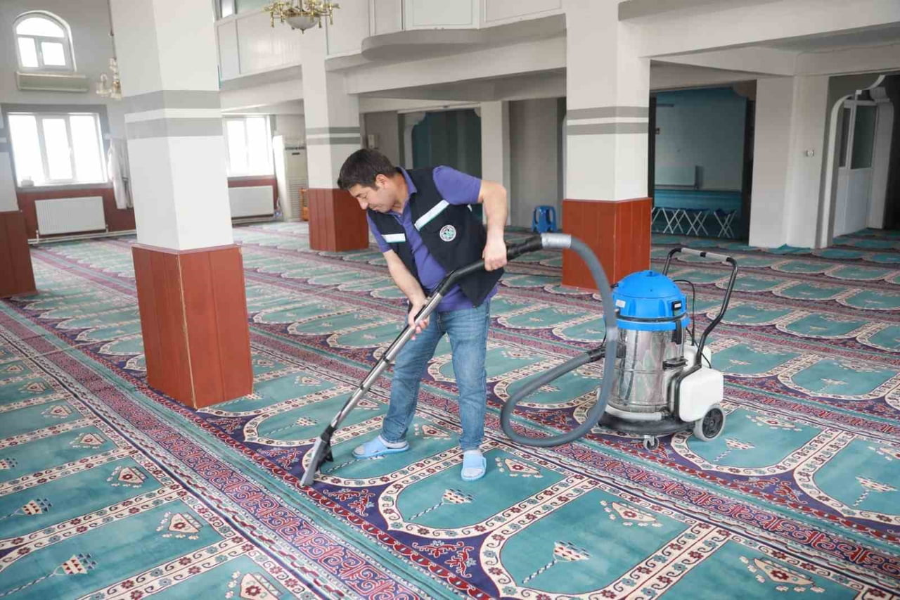 BATTALGAZİ BELEDİYESİ’NDEN BAYRAM ÖNCESİ YOĞUN MESAİ