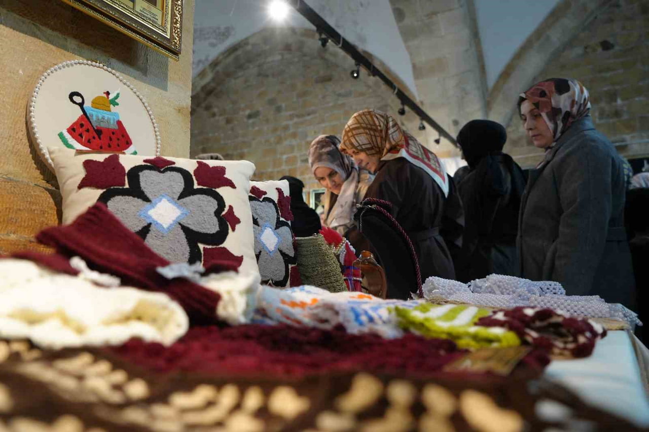 BAYBURT'TA GENÇLERİN EMEĞİ SANATA DÖNÜŞTÜ