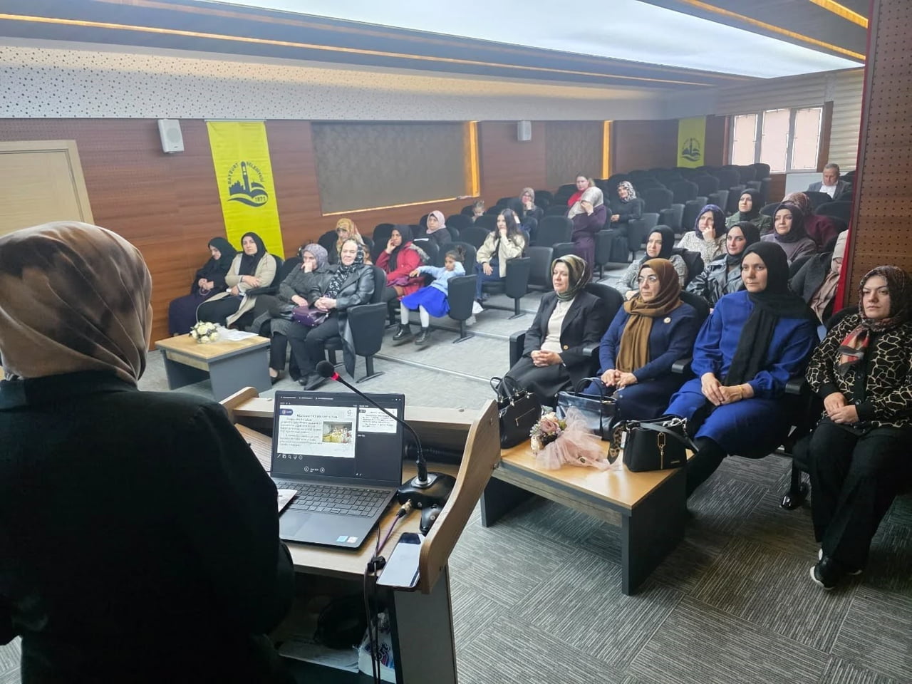 BAYBURT'TA KADINLARA KOOPERATİFÇİLİK EĞİTİMİ VERİLDİ