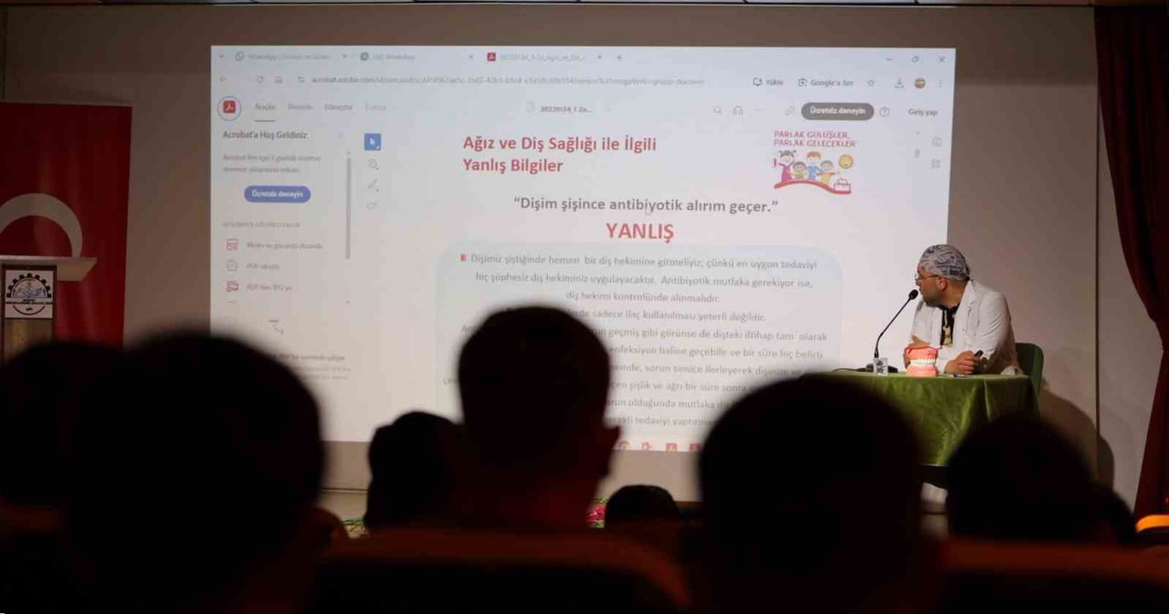BAYBURT'TA LİSE ÖĞRENCİLERİNE AĞIZ VE DİŞ SAĞLIĞI EĞİTİMİ VERİLDİ