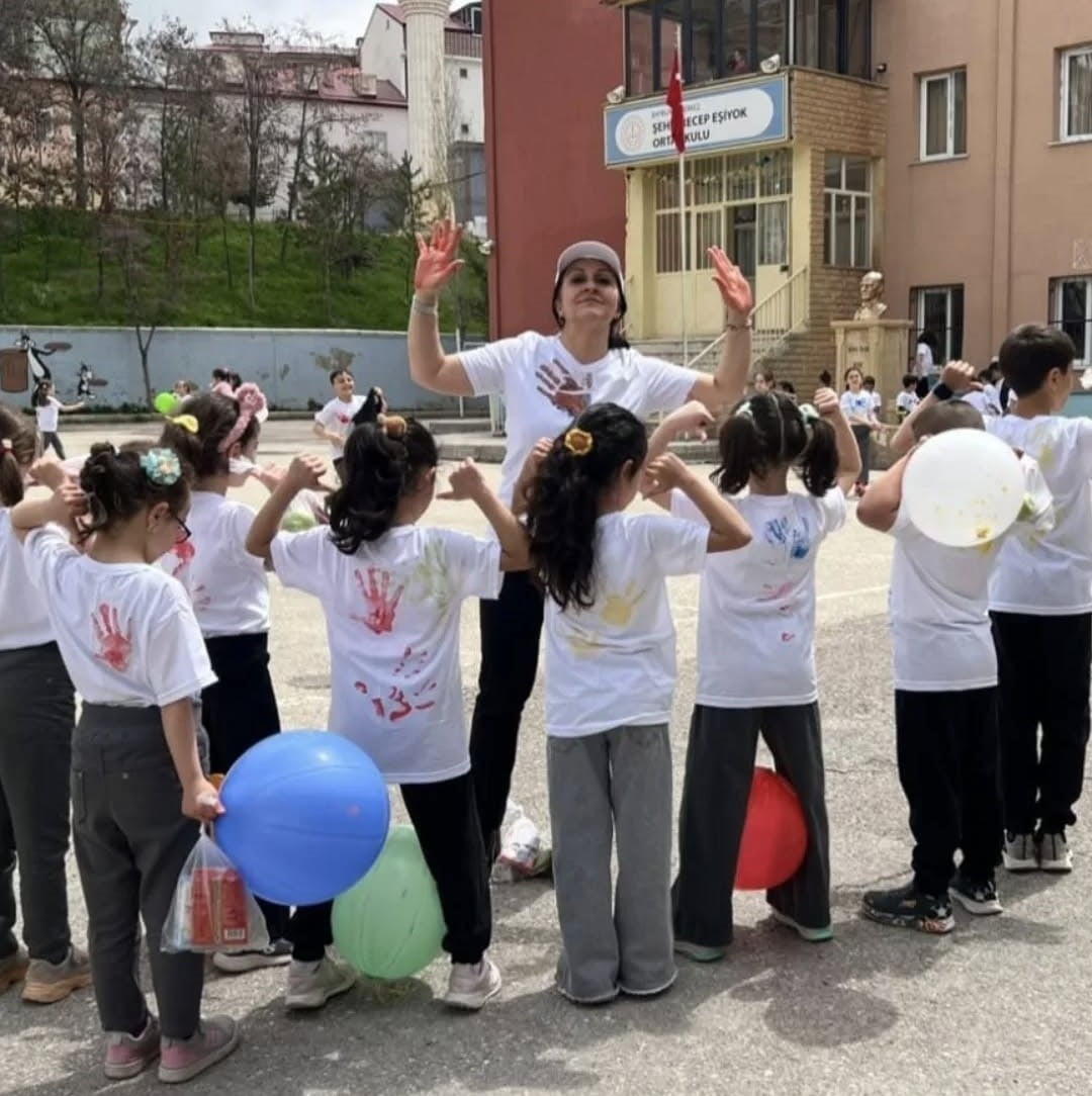 BAYBURT'TA ÖĞRENCİLER HİJYEN VE SAĞLIKLI YAŞAM KONUSUNDA BİLGİLENDİRİLDİ