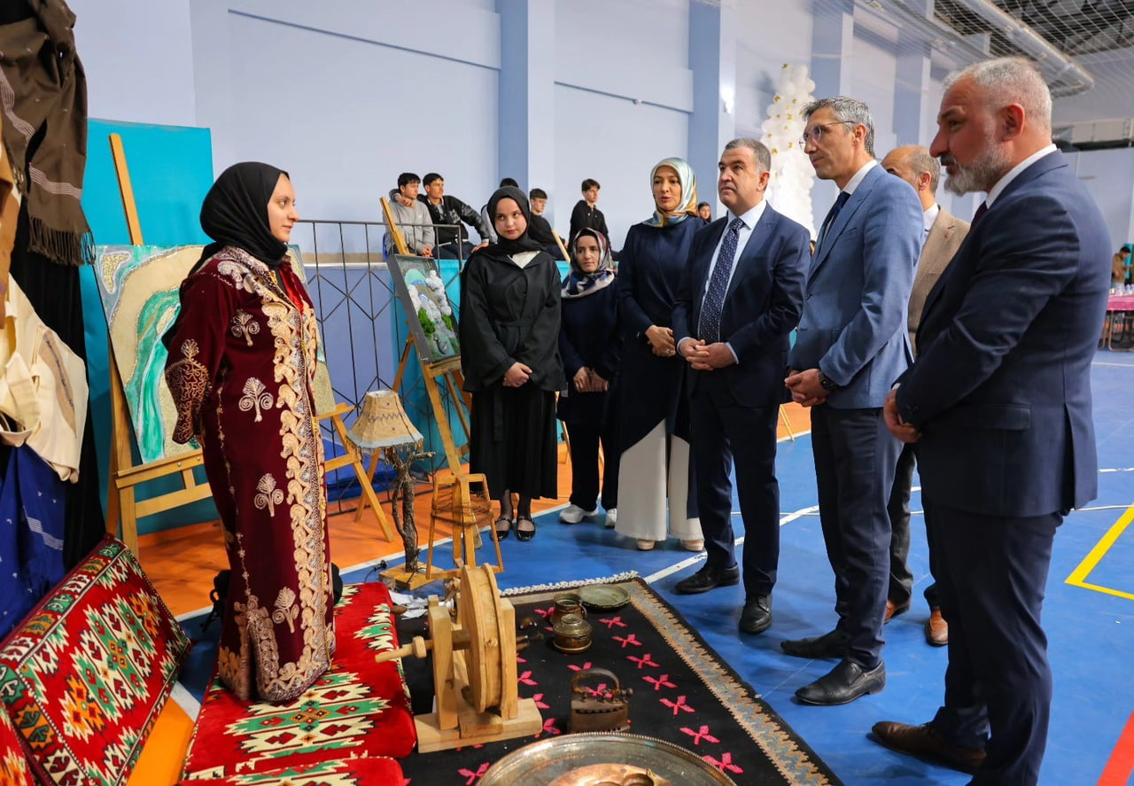 BAYBURT'TA ÖĞRENCİLERİN YIL BOYUNCA HAZIRLADIĞI ÜRÜNLER SERGİLENDİ