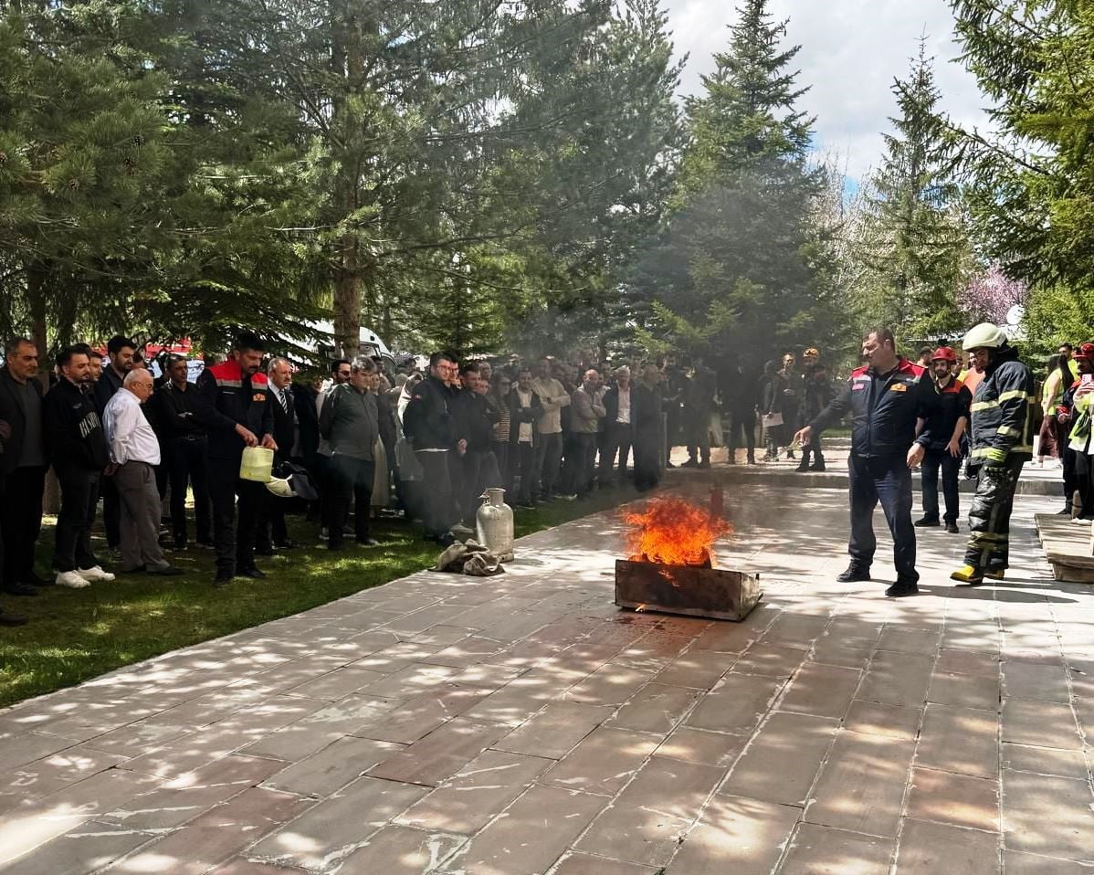 BAYBURT ADLİYESİ PERSONELİNE YANGIN EĞİTİMİ VERİLDİ