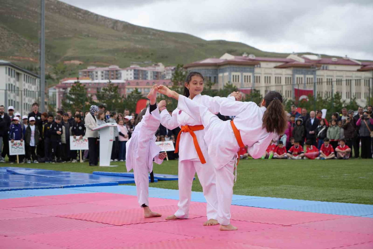 BAYBURT’TA 19 MAYIS COŞKUSU