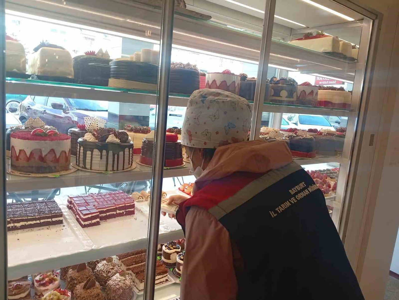 BAYBURT’TA GIDA İŞLETMELERİNE BAYRAM DENETİMİ