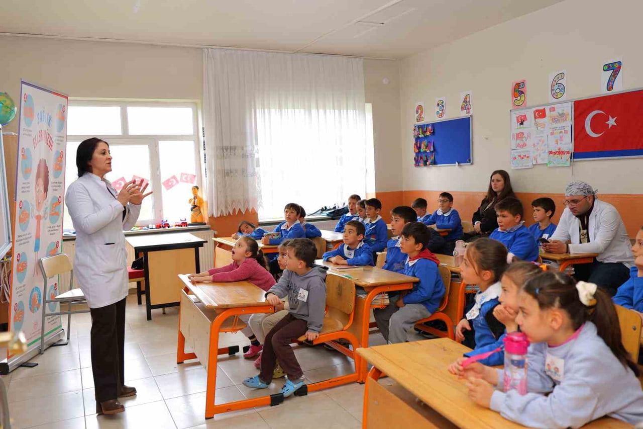 BAYBURT’TA ÖĞRENCİLERE SAĞLIK BİLİNCİ KAZANDIRILIYOR