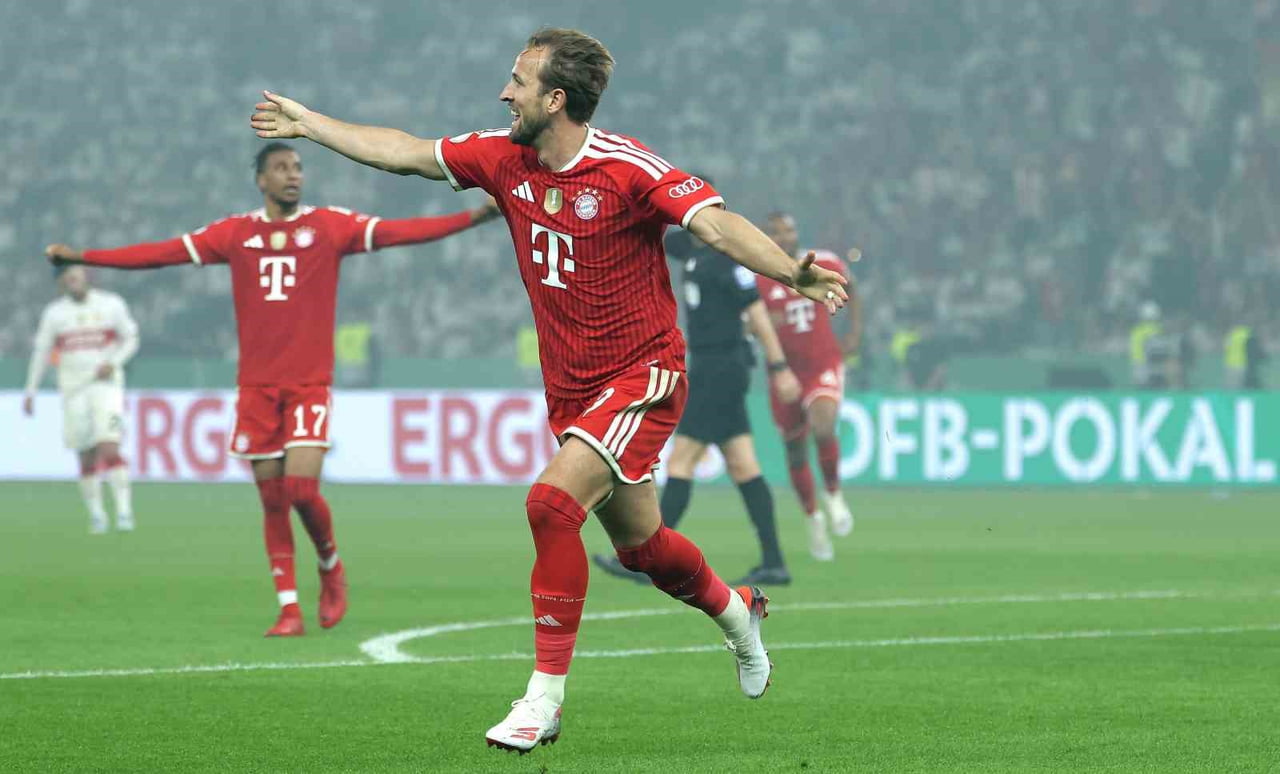 BAYERN MÜNİH, ALMANYA KUPASI FİNALİNDE KARŞILAŞTIĞI STUTTGART'I 3-0 MAĞLUP EDEREK ALMANYA...