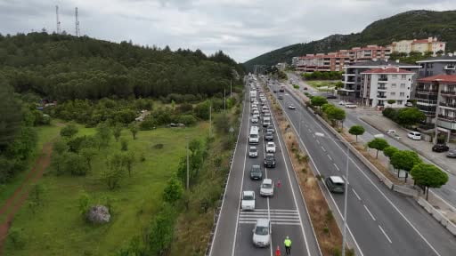 Bayram tatilinin adresi Muğla'da oteller dolu, yollar kilit