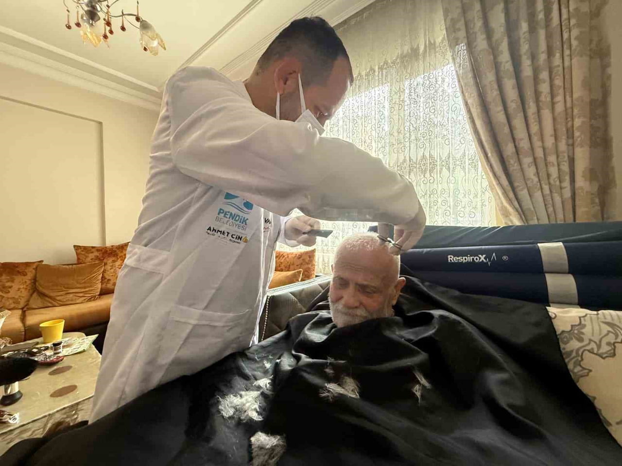BELEDİYE YAKLAŞAN KURBAN BAYRAMI ÖNCESİ EVDEN ÇIKAMAYACAK DURUMDA OLAN YATAĞA BAĞIMLI VATANDAŞLARA...