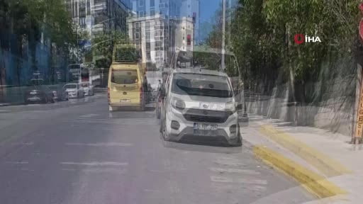 Beylikdüzü'nde pişkin minibüs şoföründen yolcuya cevap "Keyfi çalışıyorum var mı...