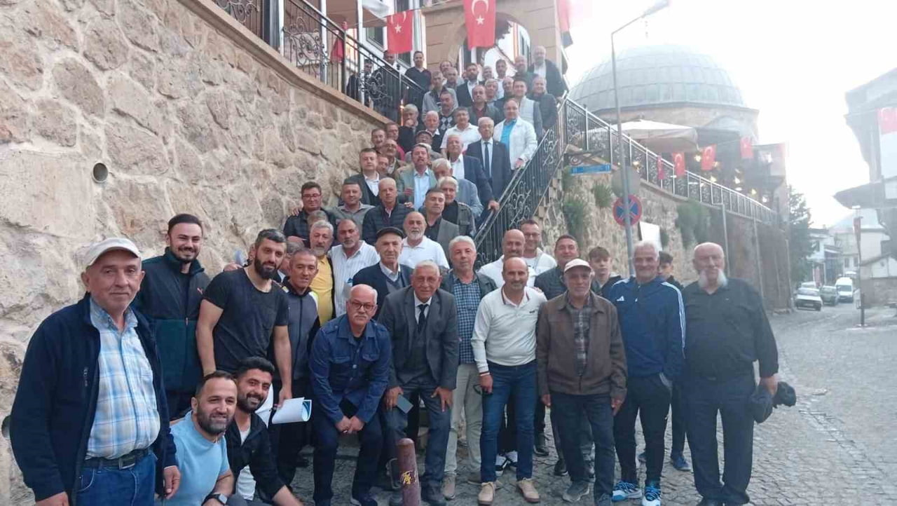 BEYPAZARI BELEDİYE SPOR’UN KURULUŞUNUN 72. YIL DÖNÜMÜ VESİLESİYLE DÜZENLENEN ÖZEL BİR ETKİNLİKTE...