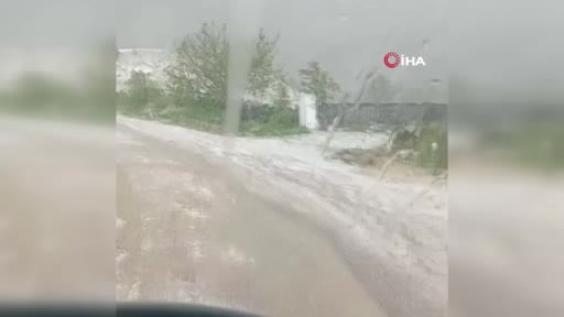 Beypazarı’nda dolu yağışı etkili oldu
