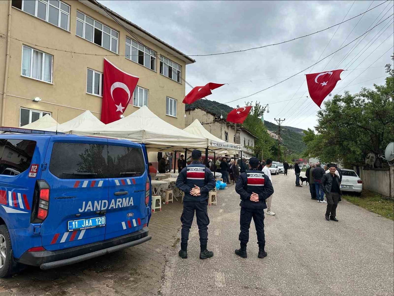 BİLECİK'İN GÖLPAZARI İLÇESİNDE YAKLAŞIK 900 KİŞİNİN KATILIMIYLA DÜZENLENEN HIDIRELLEZ...