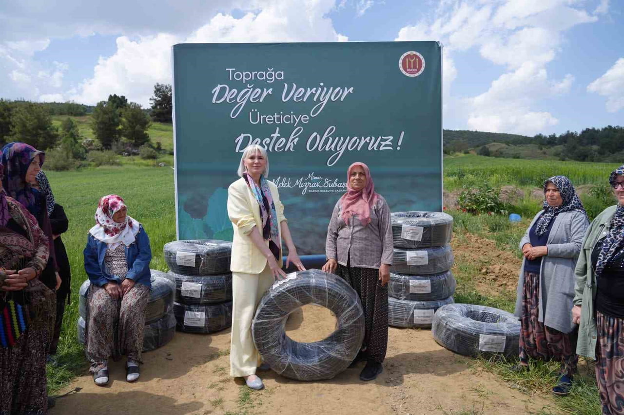 BİLECİK'TE BELEDİYEDEN KÖYLERE SULAMA BORUSU