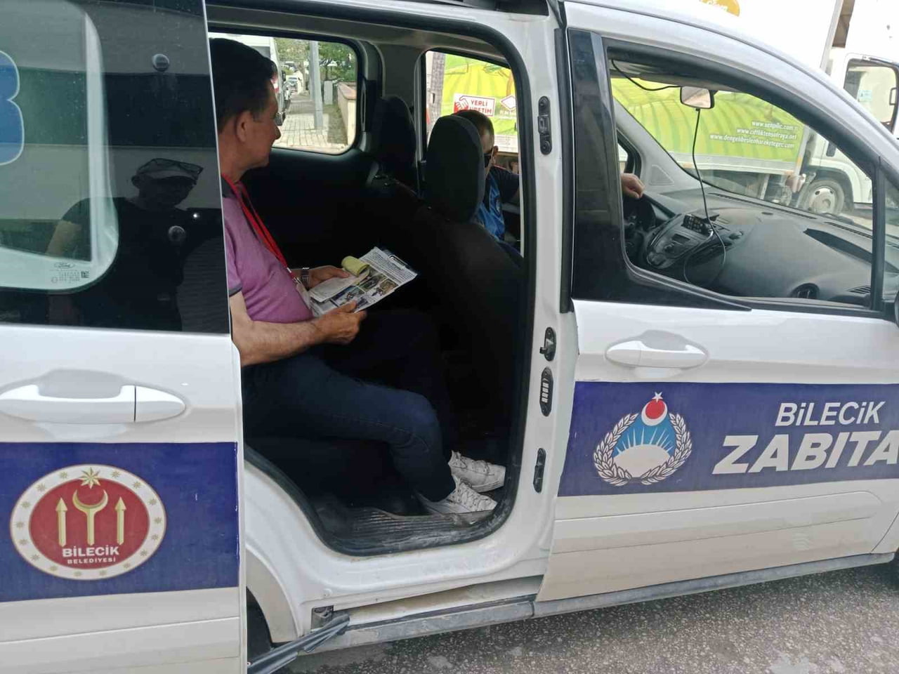 BİLECİK'TE BİRÇOK MAHALLEDE EV VE İŞ YERLERİNİ KAPI KAPI DOLAŞARAK NAKİT YA DA IBAN NUMARALARINA...
