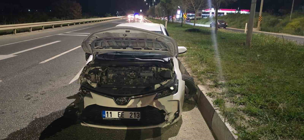 BİLECİK'TE FECİ KAZA, MOTOSİKLET SÜRÜCÜSÜ AĞIR YARALANDI