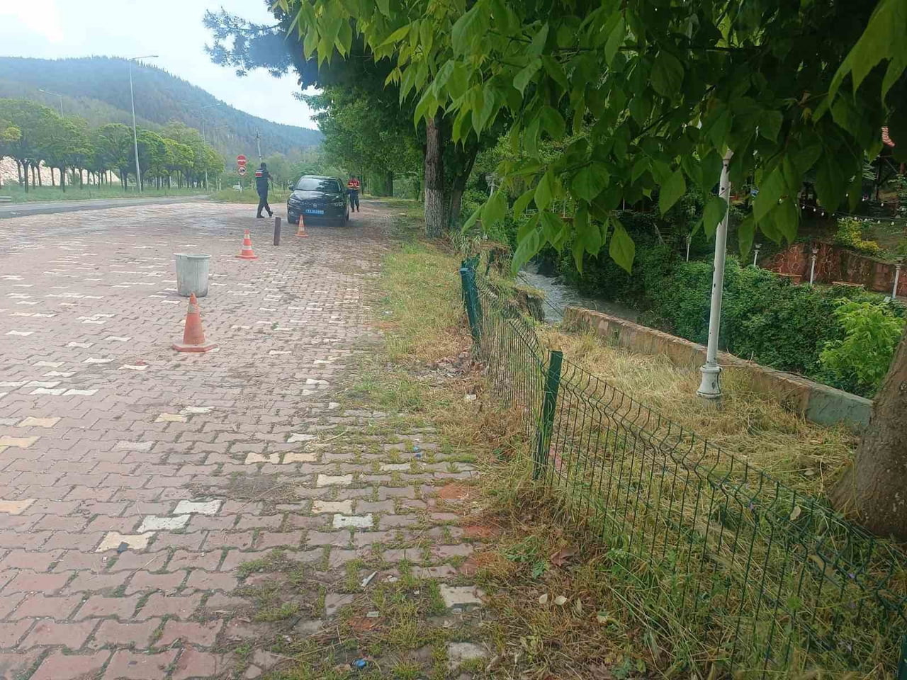 BİLECİK'TE İSTİNAT DUVARI ÇÖKTÜ, TOPRAK KAYMASI MEYDANA GELDİ
