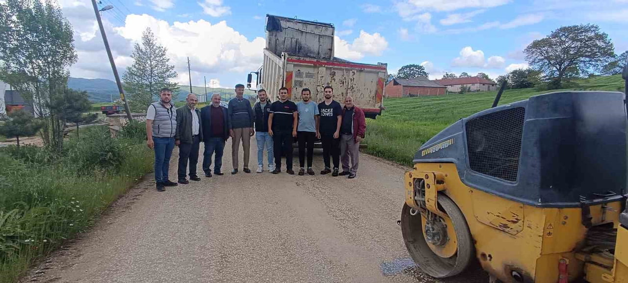 BİLECİK İL ÖZEL İDARESİ, YAKLAŞAN BAYRAM ÖNCESİNDE KIRSAL BÖLGELERDE ULAŞIMIN GÜVENLİ VE KONFORLU...