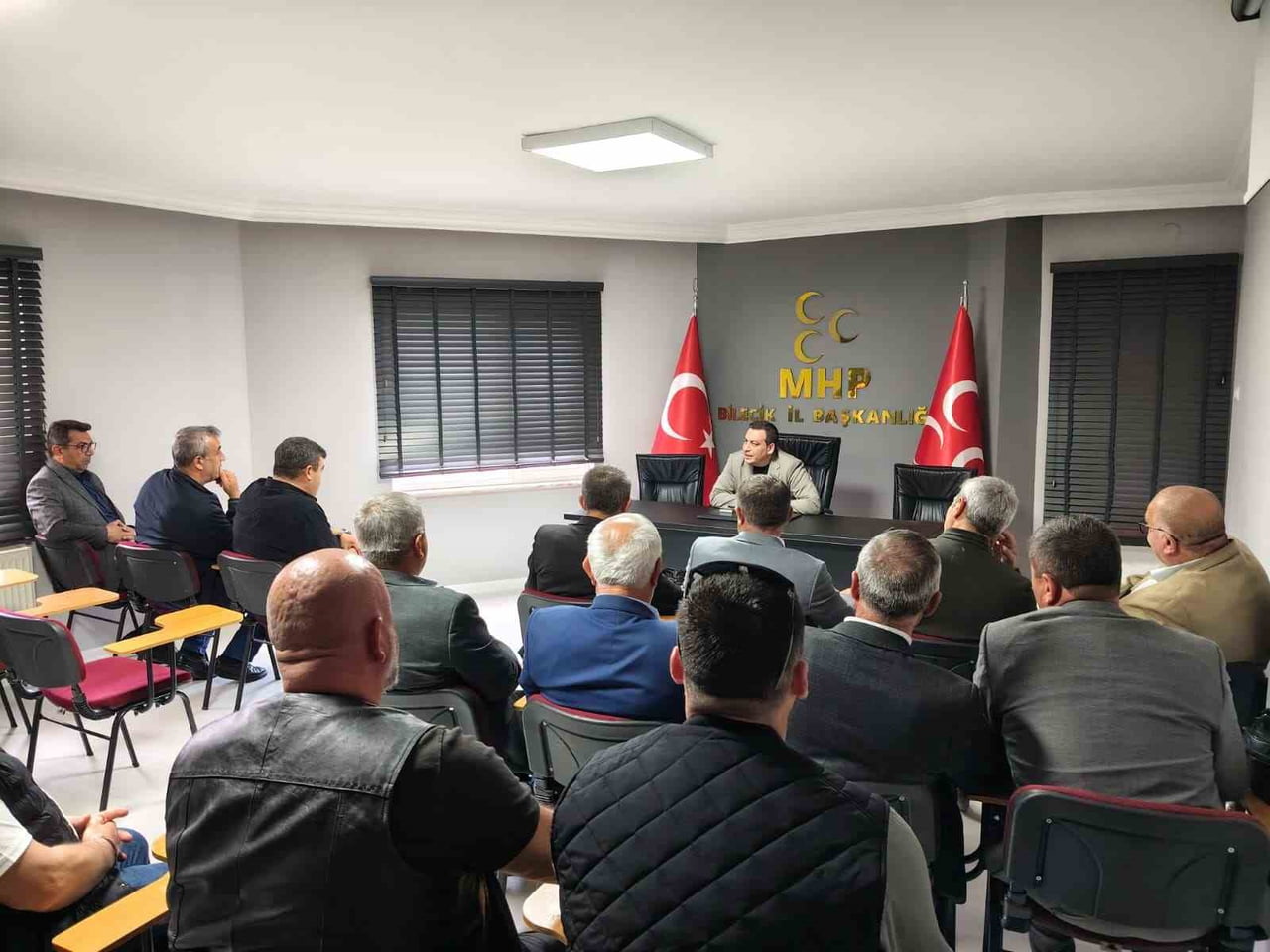 BİLECİK MUHTARLARINDAN MHP' YE ‘HAYIRLI OLSUN' ZİYARETİ