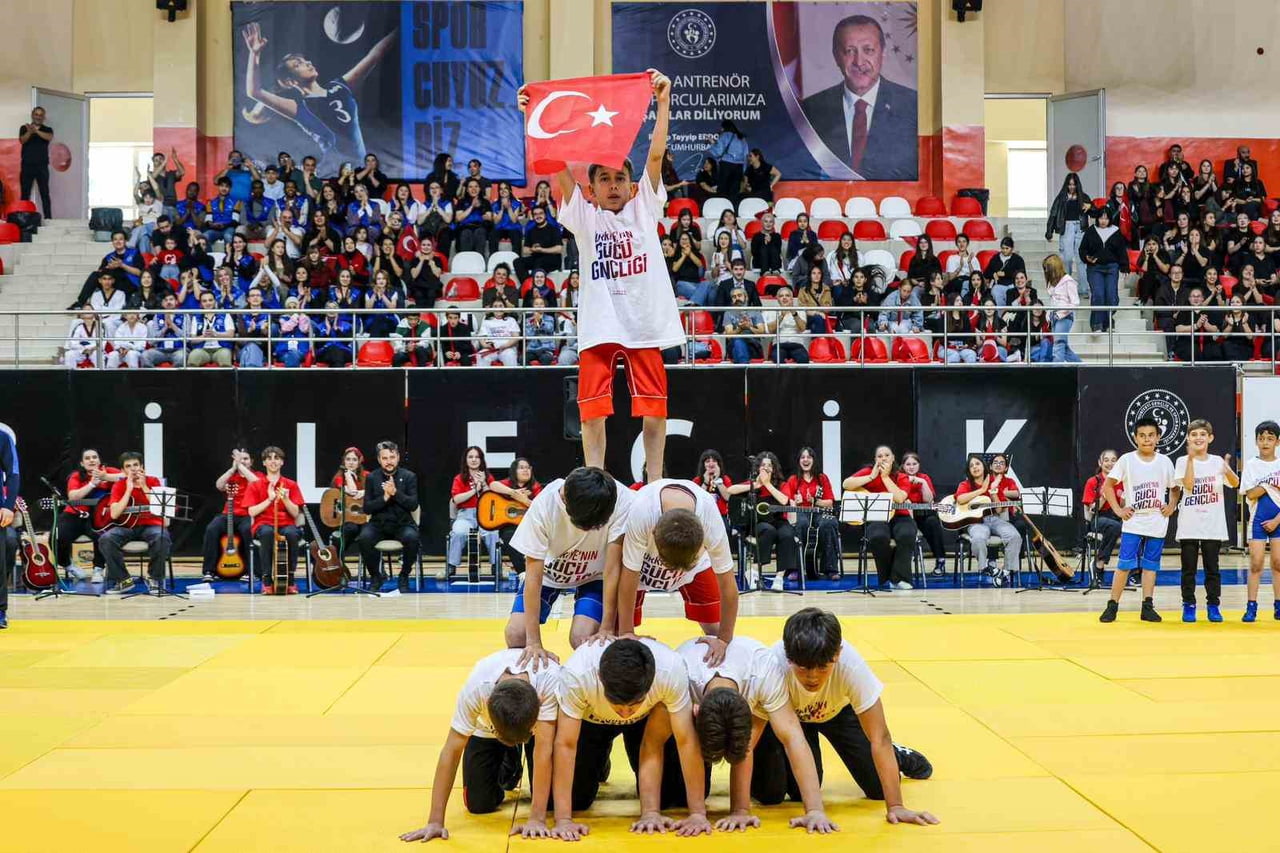 BİLECİK’TE 19 MAYIS KUTLAMALARI COŞKUYLA GERÇEKLEŞTİRİLDİ