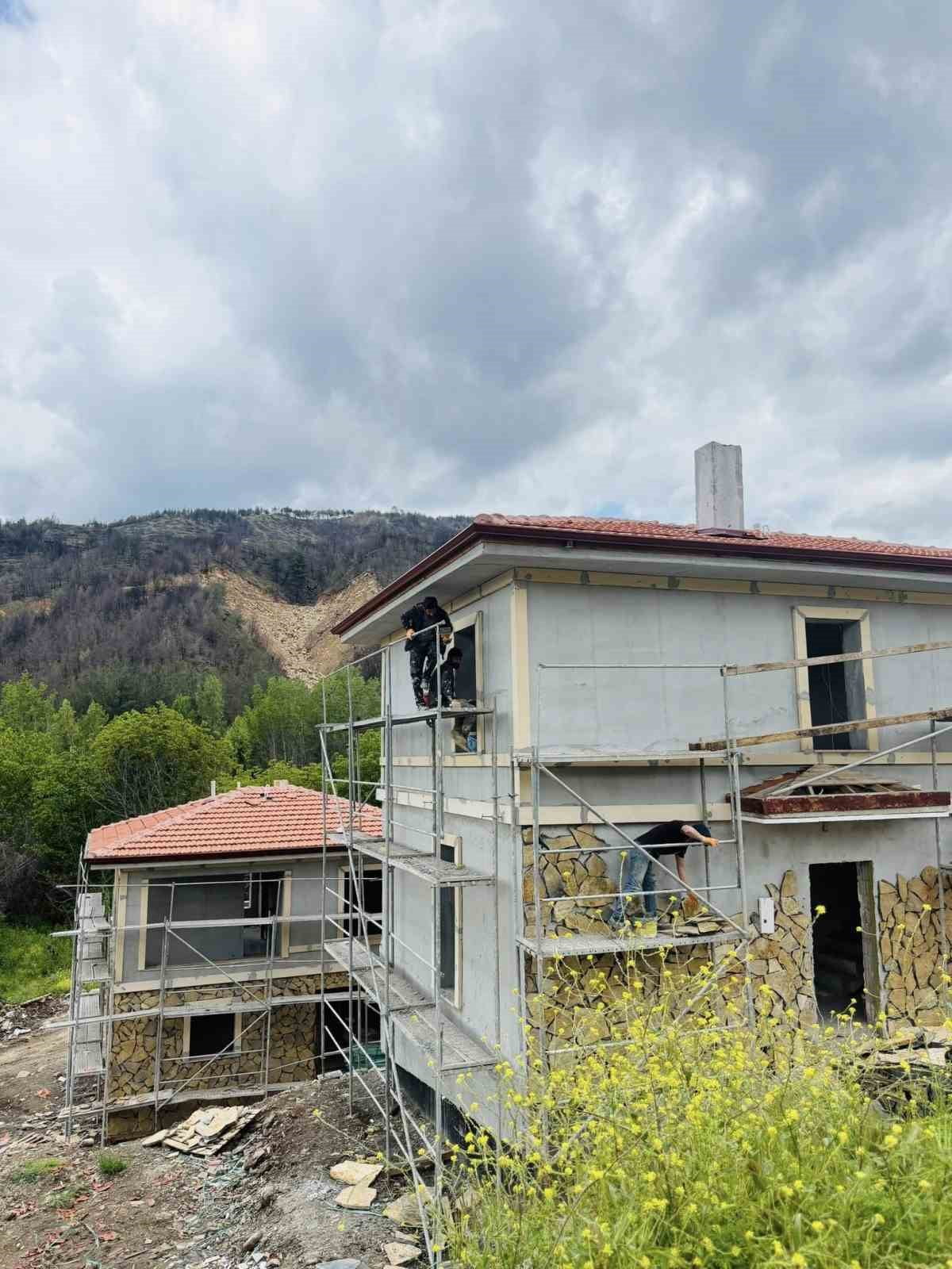BİLECİK’TE BÜYÜK YANGIN SONRASI YARALAR SARILIYOR