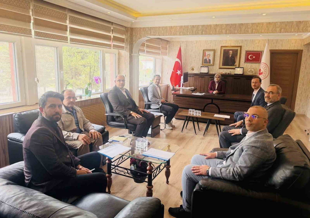 BİLECİK’TE ÇOCUK VE AİLELERE YÖNELİK PROJELER MASAYA YATIRILDI