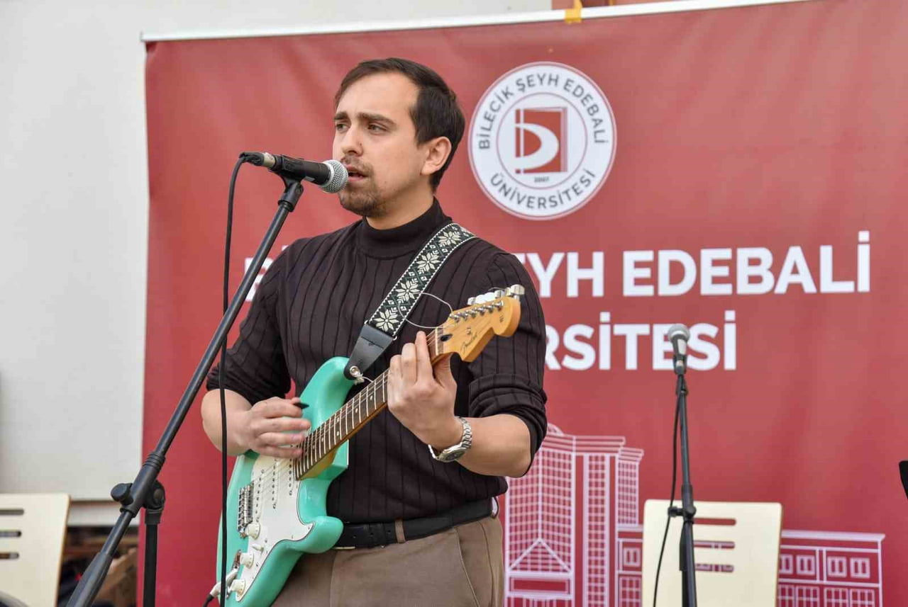 BİLECİK’TE ÖĞRENCİLER KAMPÜS KONSERİYLE UNUTULMAZ ANLAR YAŞADI