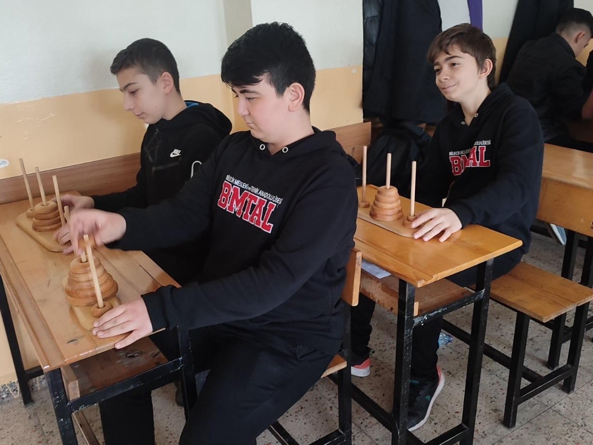 BİLECİK’TE ÖĞRENCİLERİN TASARLADIĞI OYUNLAR OKULDA HAYAT BULDU