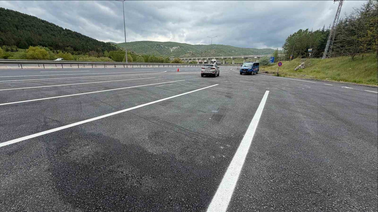 BİLECİK’TE YOL KONTROL NOKTASINDA DÜZENLEME YAPILDI