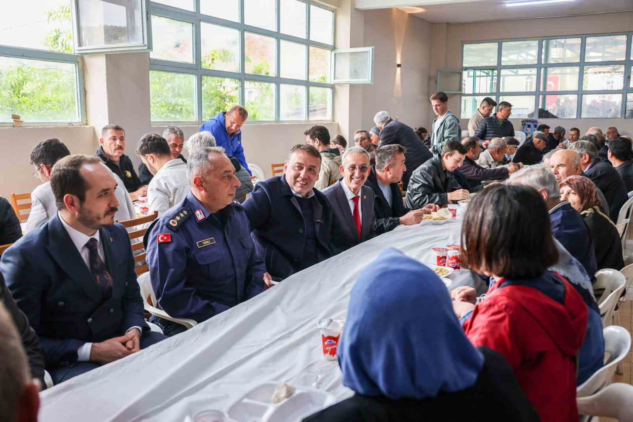BİLECİK VALİSİ FAİK OKTAY SÖZER, KURUM MÜDÜRLERİYLE BİRLİKTE HIDIRELLEZ ŞENLİĞİNE OTOBÜSLE...