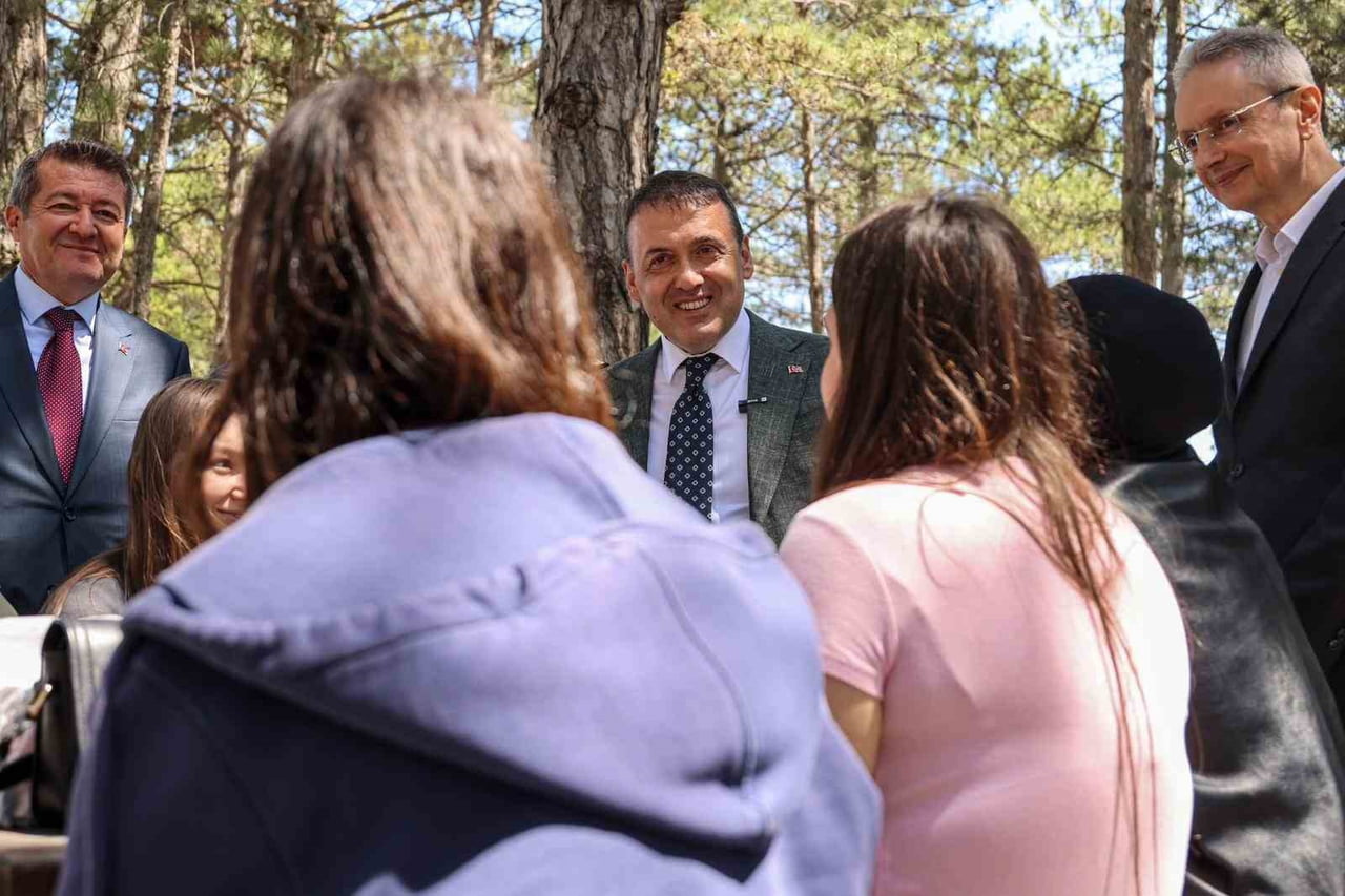 BİLECİK VALİSİ FAİK OKTAY SÖZER, YÜKSEKÖĞRETİM KURUMLARI SINAVI (YKS) ÖNCESİ ÖĞRENCİLERLE...