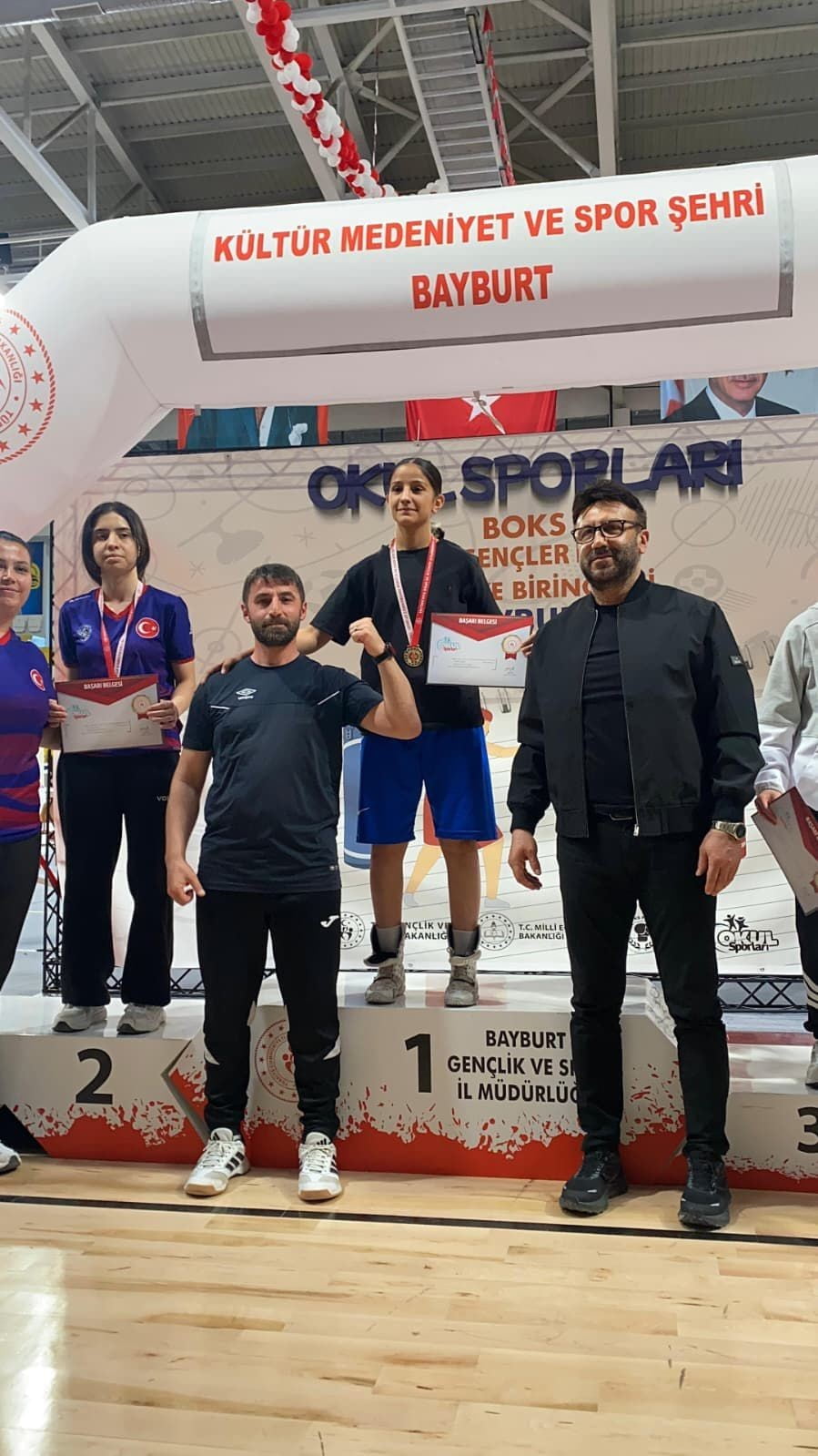 BİLECİKLİ BOKS SPORCUSU TÜRKİYE ŞAMPİYONU OLDU