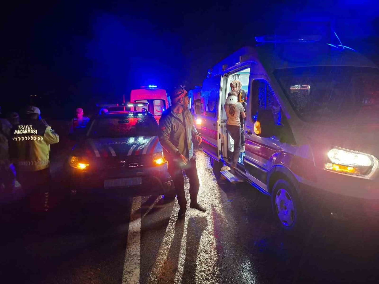 BİNGÖL’DE KAZA 8 YARALI