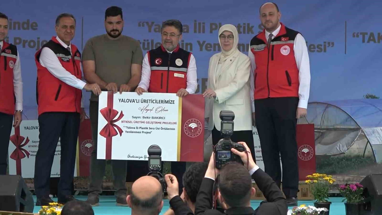 BİR DİZİ PROGRAMA KATILMAK İÇİN YALOVA’YA GELEN BAKAN YUMAKLI, İL TARIM VE ORMAN MÜDÜRLÜĞÜ...