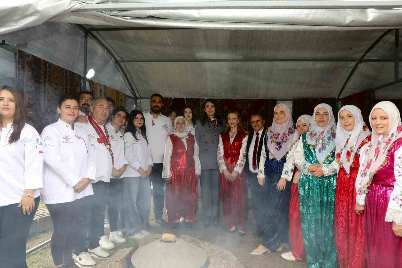 “BİR SOFRADA MİRAS” TEMALI TÜRK MUTFAĞI HAFTASI PROGRAMI KONAKLI RUM KİLİSESİ’NDE...