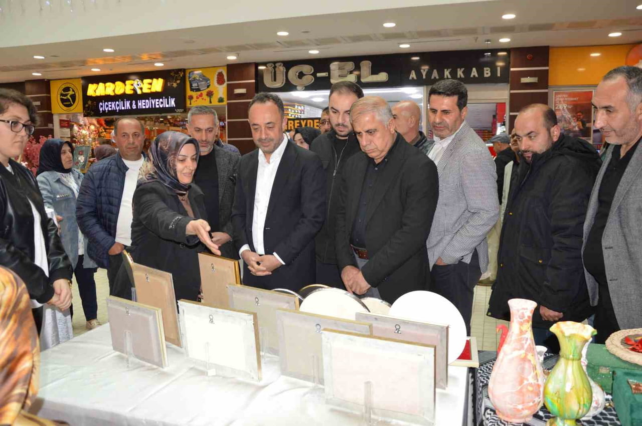 BİTLİS’İN TATVAN İLÇESİNDE GENÇLİK MERKEZİ ÖĞRENCİLERİ TARAFINDAN HAZIRLANAN FİLOGRAFİ SERGİSİ...