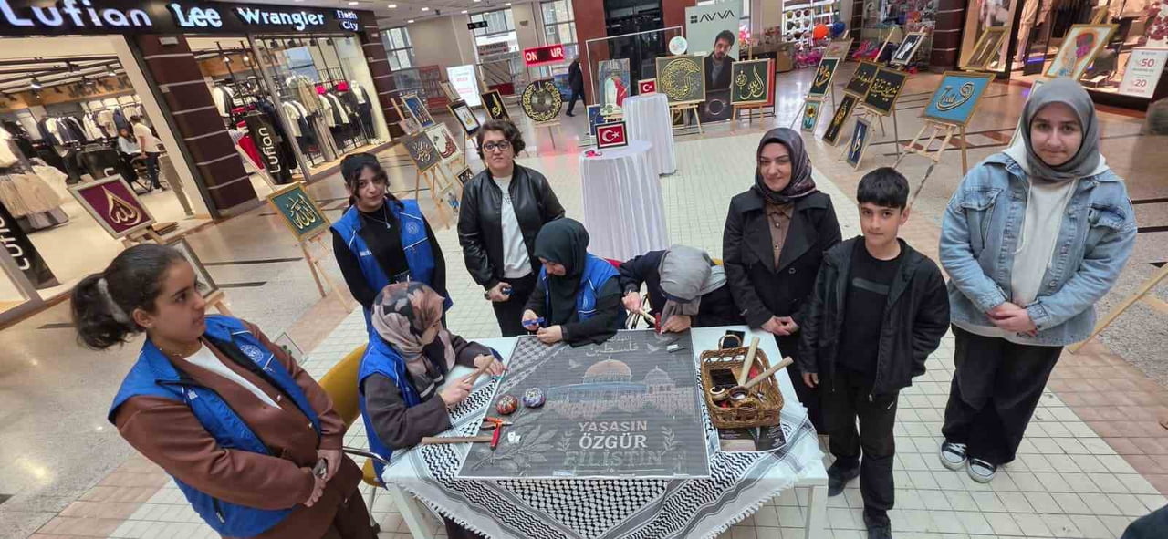 BİTLİS’İN TATVAN İLÇESİNDE GENÇLİK MERKEZİ ÖĞRENCİLERİ TARAFINDAN HAZIRLANAN FİLOGRAFİ SERGİSİ...