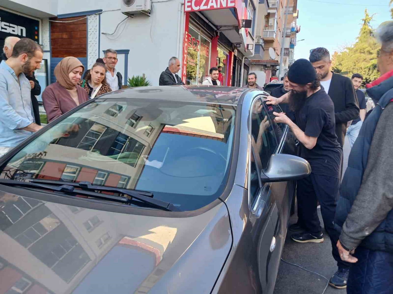 BÖLGEYE BİR ÇİLİNGİRCİ ÇAĞIRILIRKEN, GEÇEN YARIM SAATLİK SÜREDE BEBEĞİN SÜREKLİ AĞLAMASI ANNEYİ...