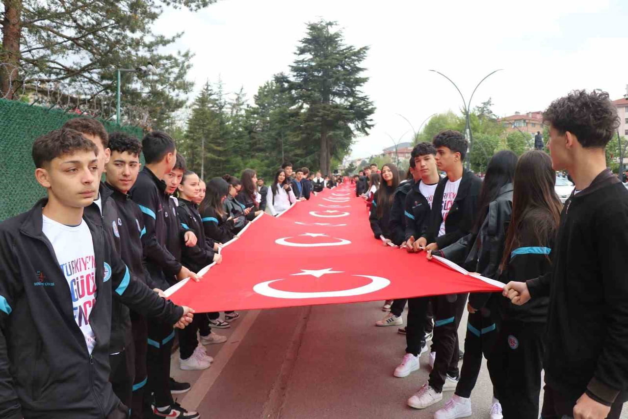 BOLU'DA, 19 MAYIS ATATÜRK'Ü ANMA, GENÇLİK VE SPOR BAYRAMI KUTLAMALARI, ANITPARK'TA BULUNAN ATATÜRK...