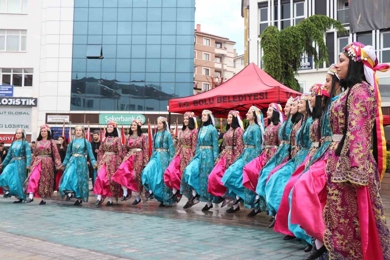 BOLU’DA EĞİTİM VE SAĞLIK ALANINDA KAZANDIRDIĞI ESERLERLE "BOLU’NUN BABASI" OLARAK ANILAN...