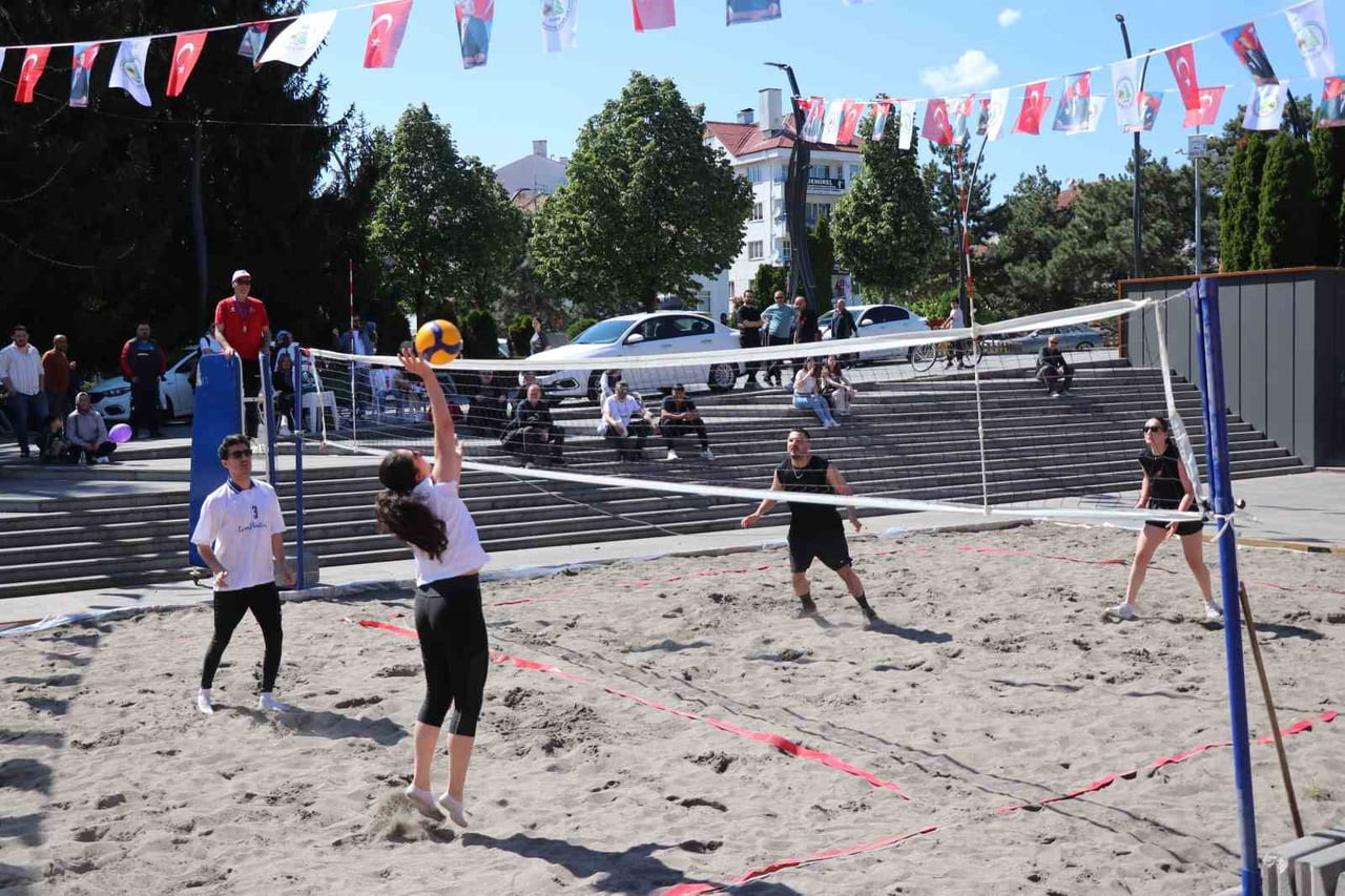 BOLU’DA GENÇLİK HAFTASI İLE 19 MAYIS ATATÜRK’Ü ANMA, GENÇLİK VE SPOR BAYRAMI ETKİNLİKLERİ...