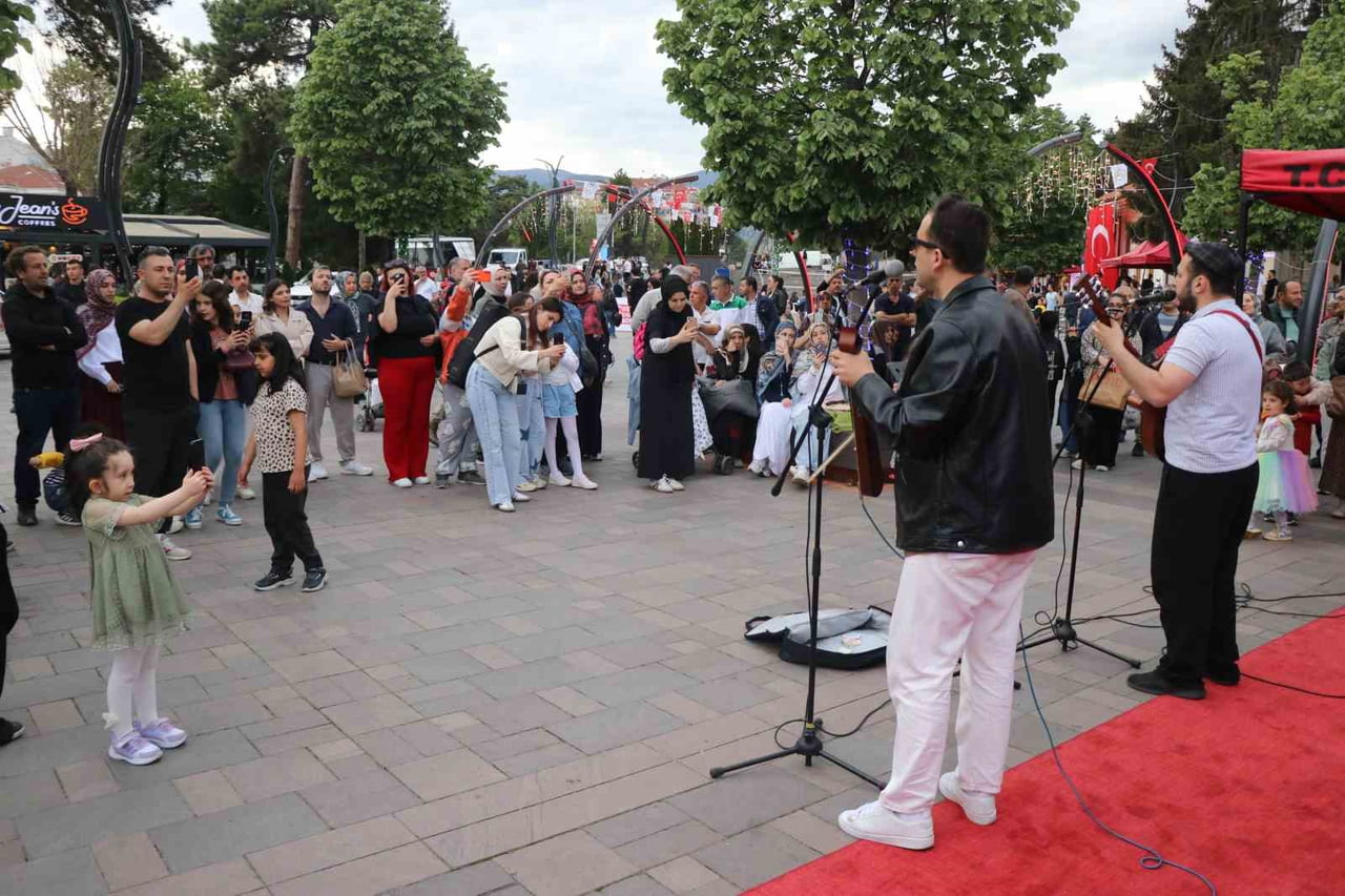 BOLU’DA GENÇLİK HAFTASI İLE 19 MAYIS ATATÜRK’Ü ANMA, GENÇLİK VE SPOR BAYRAMI ETKİNLİKLERİ...