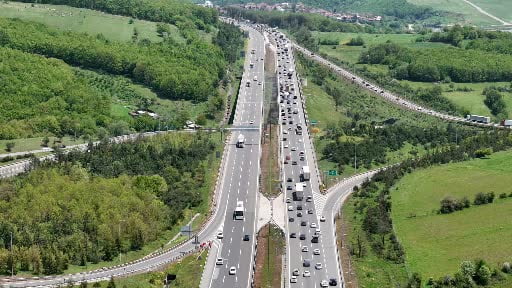 Bolu geçişinde bayram trafiği erken başladı: Yollarda uzun kuyruklar oluştu