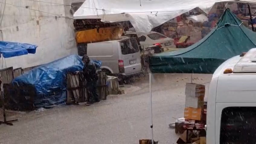 BOLU’NUN MUDURNU İLÇESİNDE AKŞAM SAATLERİNDE SAĞANAK YAĞIŞ ETKİLİ OLDU