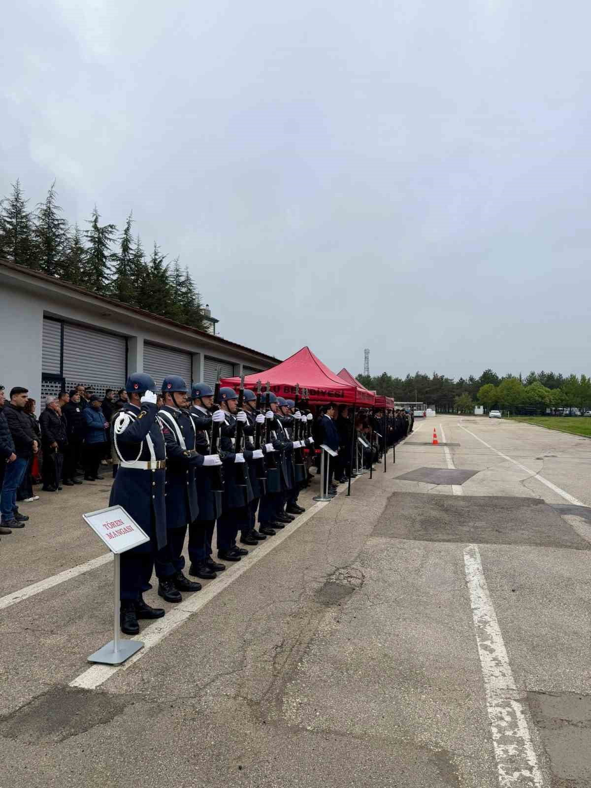 BOLU’NUN MUDURNU İLÇESİNDE GEÇİRDİĞİ KALP KRİZİ SONUCU 27 YAŞINDA HAYATINI KAYBEDEN İLÇE JANDARMA...
