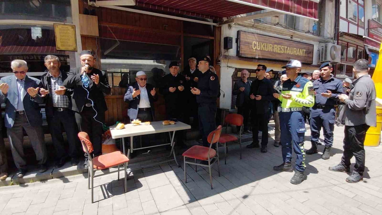 BOLU’NUN MUDURNU İLÇESİNDE GEÇTİĞİMİZ GÜNLERDE GEÇİRDİĞİ KALP KRİZİ NETİCESİNDE 27 YAŞINDA VEFAT...